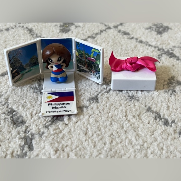 Gift Ems RARE Philippines Manila Penelope Playa doll - Picture 1 of 4